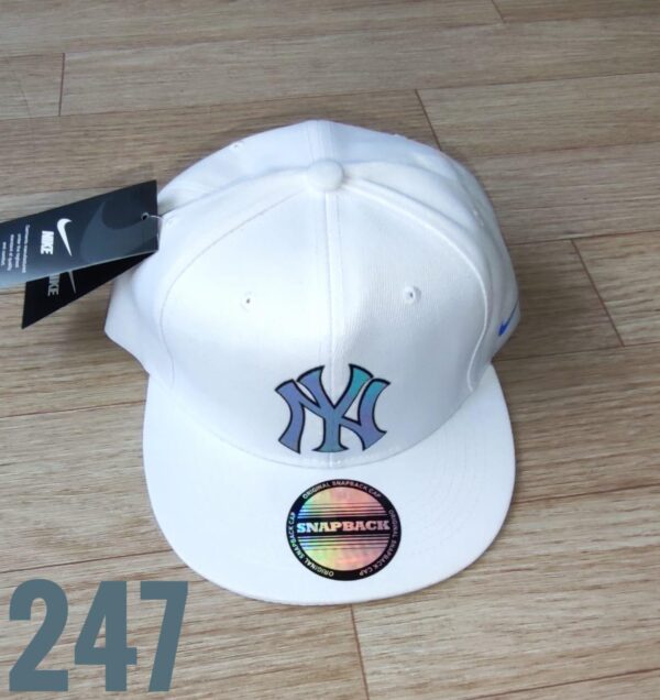 Gorra Clasica - Ni New York -  Plana Blanco - Ajuste Plastico