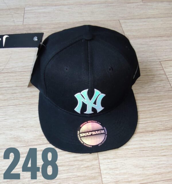 Gorra Clasica - Ni New York -  Plana Negro - Ajuste Plastico