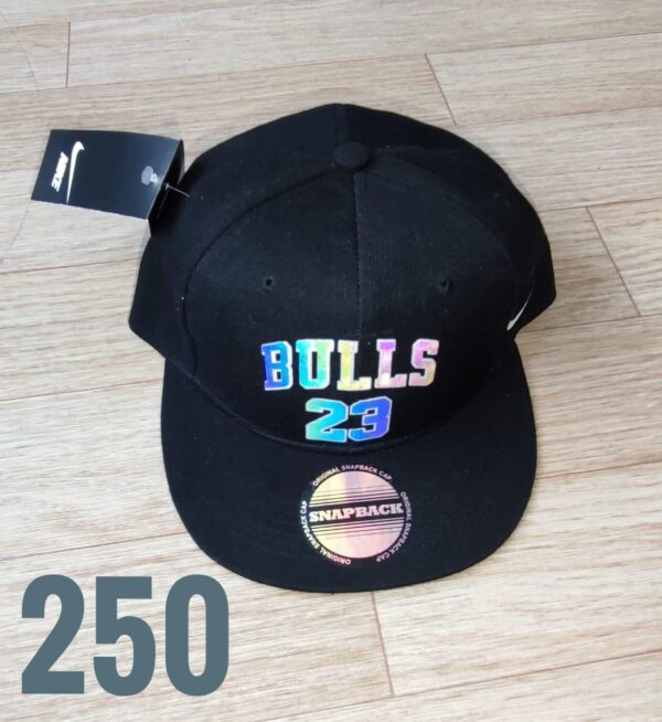 Gorra Clasica - Ni Bulls 23 -  Plana Negro - Ajuste Plastico
