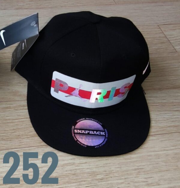 Gorra Clasica - Ni Paris -  Plana Negro - Ajuste Plastico