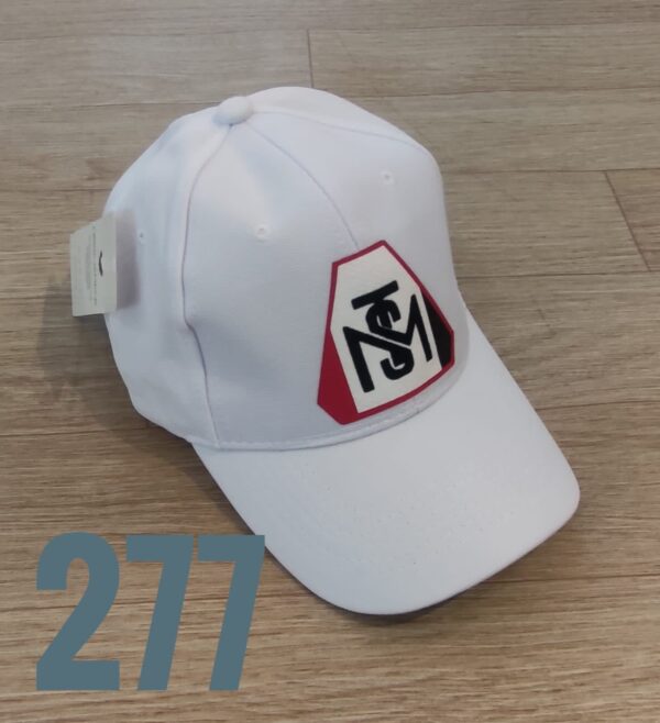 Gorra Clasica - Mon Fondo Rojo - Blanco Flex - Ajuste Hebilla