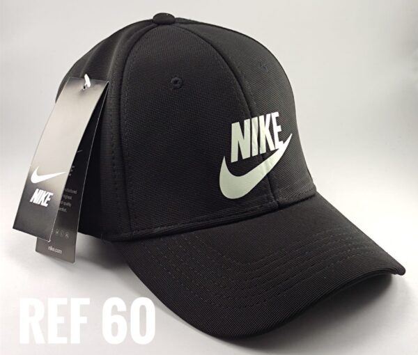 Gorra Alumbra en la Oscuridad - Ni Clasico - Negro Flex - Ajuste Hebilla