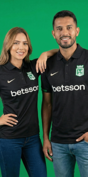 Polo Premium - Nacional Lineas Mangas - Negro