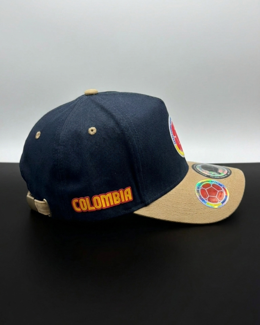 Gorras Futbol - Colombia Edicion Holografico - Azul Oscuro / Beige - Image 2