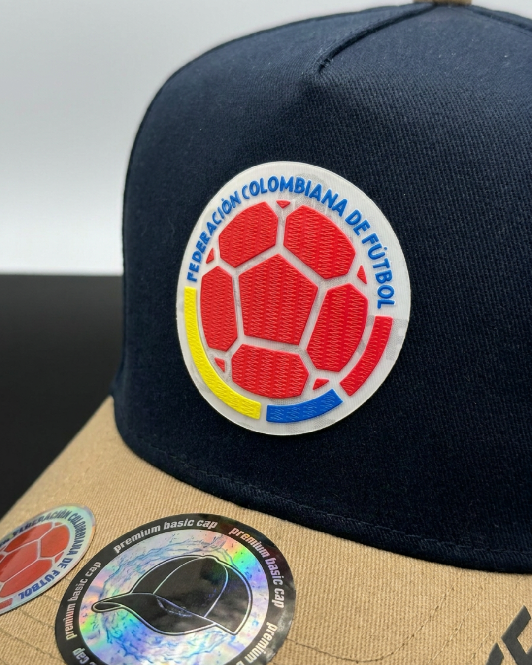 Gorras Futbol - Colombia Edicion Holografico - Azul Oscuro / Beige - Image 3